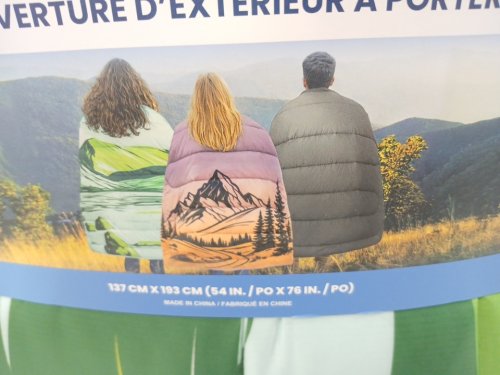 BELOW ZERO 2-IN-1 WEARABLE HOODED OUTDOOR BLANKET - 54" × 76" - GREEN/BLUE (MODEL: 1896292) image 4