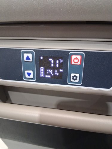 EUHOMY Electric Cooler Refrigerator Fridge/Freezer With APP Control - 55L CAP - 12V - Black/Grey (Model: CF001-55GR-CAEH) image 6