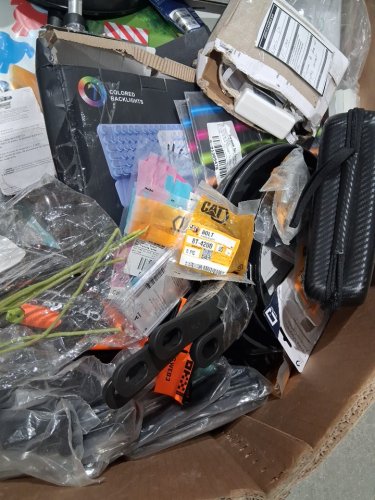 assorted MIXED item MYSTERY PALLET - VARIOUS PRODUCTS - aprox 300+ - (pallet #20) image 4