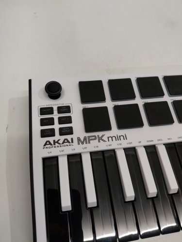 Akai MPK Mini Mk3 Portable USB MIDI Keyboard Controller - White (MODEL: MPKMINI3W) image 3