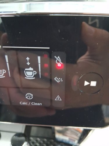 PHILIPS LATTEGO 3300 SERIES FULLY AUTOMATIC ESPRESSO MACHINE WITH BUILT-IN GRINDER - BLACK (MODEL: EP3341/50) image 4