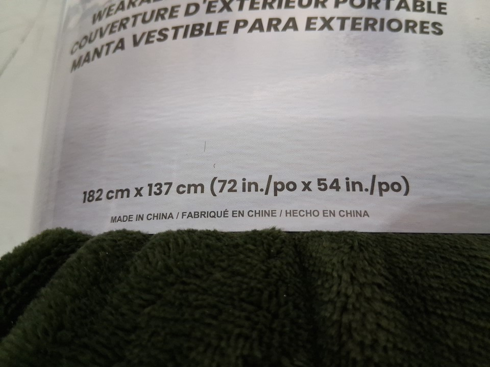 Below Zero Wearable Outdoor Blanket with Hood - 72" x 54" - green (Model: 1796292) image 3
