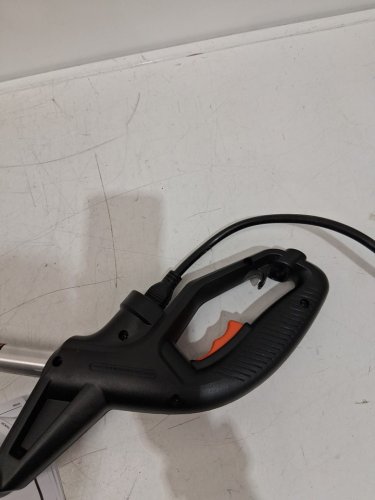 BLACK + DECKER 2-IN-1 CORDed STRING TRIMMER AND EDGER KIT- 13" CUT SWATH - orange/black (MODEL: st7700) image 8