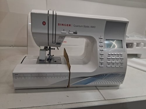 SINGER QUANTUM STYLIST 9960 COMPUTERIZED SEWING MACHINE with led light - 600 built-in Stitches - white (MODEL: 9960) image 4