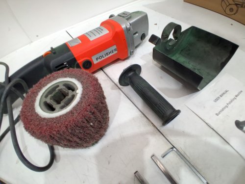 BriSunshine Multisurface electric burnishing/Polisher machine for Metal & Wood - 1400W - 600-3600RPM - Red/Black image 6