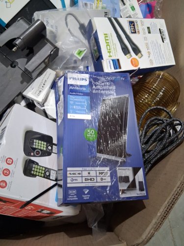 assorted MIXED item MYSTERY PALLET - VARIOUS PRODUCTS - aprox 300+ - (pallet #39) image 4