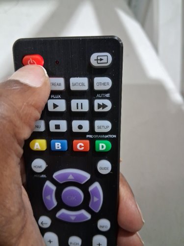 ONN. 4-DEVICE UNIVERSAL REMOTE CONTROL - COMPATIBLE WITH ALL MAJOR BRANDS - BLACK image 4