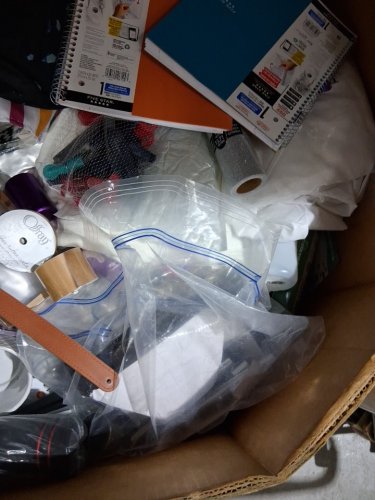 assorted MIXED item MYSTERY PALLET - VARIOUS PRODUCTS - aprox 300+ - (pallet #40) image 4