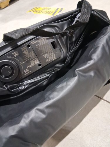 AMAZON BASICS INFLATABLE AIR MATTRESS WITH BUILT IN PUMP - QUEEN - BLACK (MODEL: HT-688) image 3