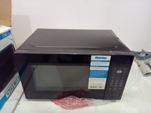 DANBY COUNTERTOP MICROWAVE OVEN - 0.7 CU/FT - BLACK ( MODEL- DBMW0721BBB) image 3