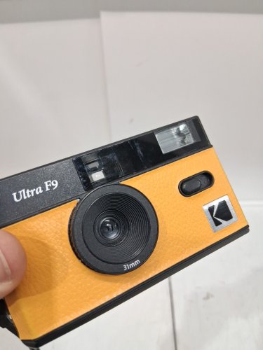 Kodak Ultra F9 Reusable 35mm Film Camera - built-in flash - Black/Yellow (MODEL: 490172) image 3