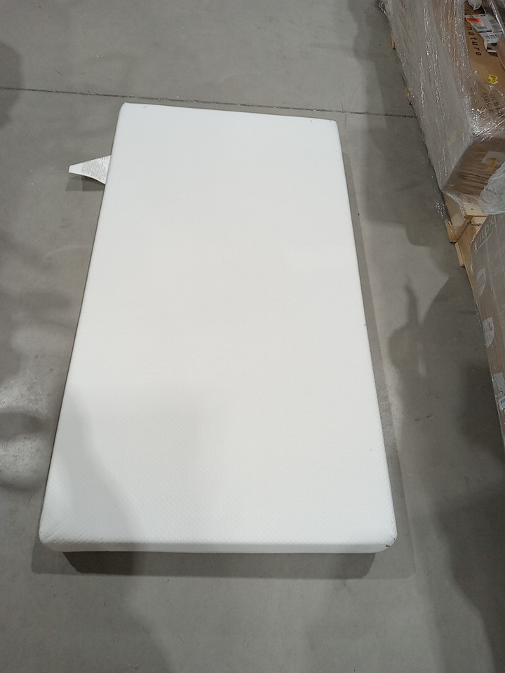 GRACO PREMIUM FOAM MATTRESS-IN-A-BOX, CRIB, and TODDLER - FITS ALL STANDARD SIZED CRIBS - WHITE - (model: 06710-400-oc) image 3