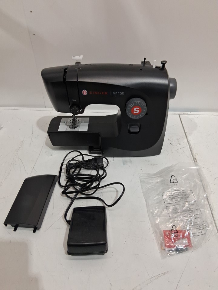 SINGER Lightweight & Portable Sewing Machine With 45 Stitch Applications - Black (model: m1150) image 3