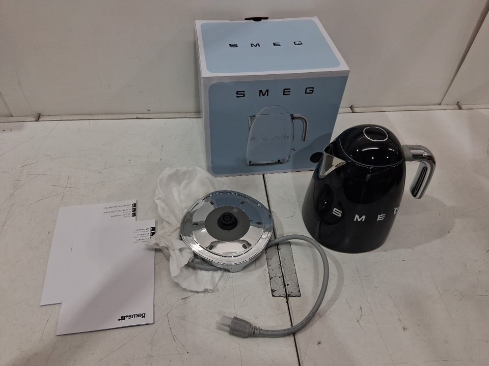 SMEG retro style cordless electric kettle with automatic shut off & built in filter - 1.7L - BLACK (model: klf03blus) image 2