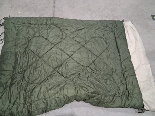 Amazon Basics Cold Weather Camping Sleeping Bag - Double - Green image 5