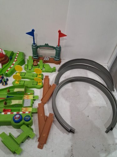 hotwheels mariokart circuit track racing set with mario & yoshi toy cars (MODEL: HFY15) image 4