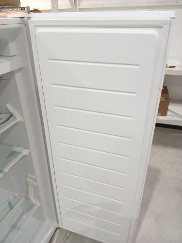 arctic king compact Upright freezer - 56" x 22" x 22" - 7cu.ft. - white (model: aru07m2aww) image 8