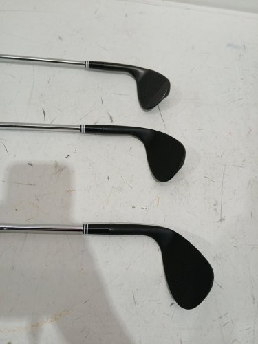 3PC Cleveland RTX 6 Wedge SET WITH DYNAMIC GOLF S200 SHAFTS, 50° MID, 52° MID, 56° LOW+ -  RIGHT HANDED - Black Satin image 4