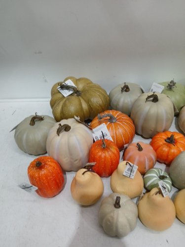 25PC+ ASSORTED FALL STYLE FILLER DECOR - PUMPKINS, ACORNS, PINECONES AND MORE - VARIOUS SIZES image 3