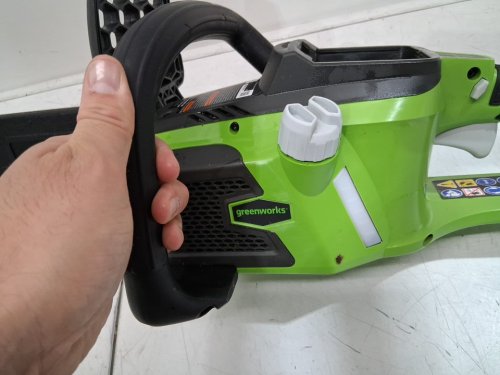 GREENWORKS PRO CORDLESS CHAINSAW - 40V -14" - (MODEL: 2000600) image 7