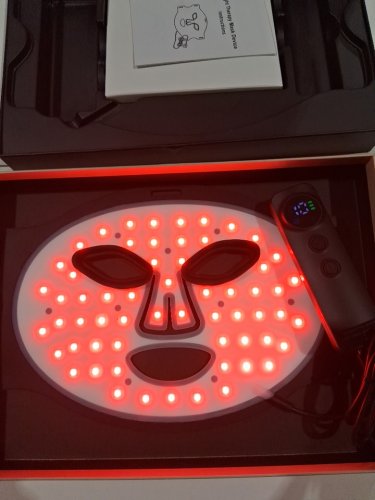 RED light therapy and led photon silicone mask with adjustable Velcro strap and 7 waves - black image 9
