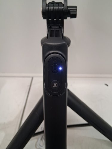 Extendable Selfie Stick for Cell Phone＆Camera with remote   -  71" -  black (model: es-h180d) image 2