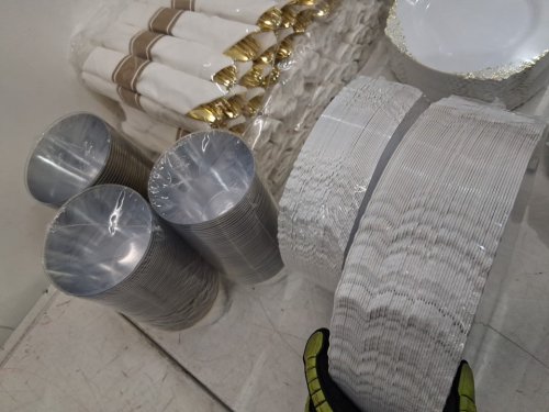 ~175pc Plastic Plates/NAPKINS/utensils - clear/gold/white image 4