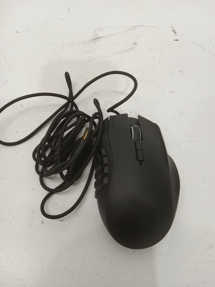 Razer Naga Chroma MMO Gaming Mouse (MODEL: RZ01-0161) image 3