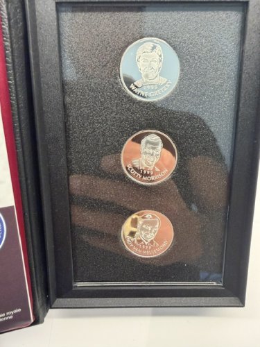 The Royal Canadian Mint / Hockey Hall of Fame 1999 Inductee Medallion Collection - Wayne Gretzy, Scotty Morrison, Andy Van Hellemond image 8