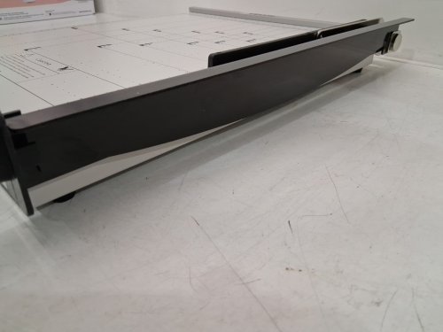 HEAVY DUTY PAPER CUTTER GUILLOTINE TRIMMER - 15 SHEETS CAPACITY - 18" (MODEL:824) image 3