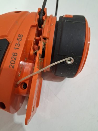 BLACK+DECKER 3-IN-1CORDLESS  STRING TRIMMER, EDGER, and LAWN MOWER with 2 batteries, and charger - 6.5 AMP - ORANGE/BLACK (MODEL : MTC220/lst220) image 7