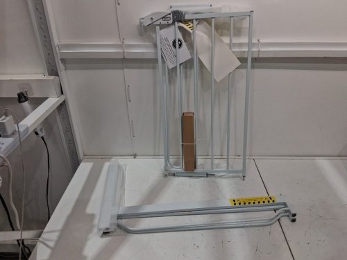 REGALO EASY-STEP METAL WALK-THROUGH SAFETY GATE - 29'' - 38.5" x 30" - WHITE - (MODEL: 1160DS) image 3