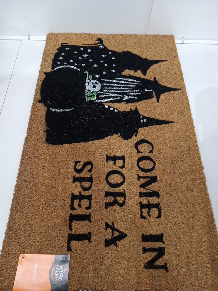 Hyde and Eek Halloween "Come in for a Spell" Door Mat - 18" x 30" - Tan / Black image 2