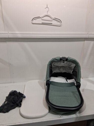 UPPAbaby Bassinet V3 - Compatible with Vista, Cruz, Ridge Strollers - 20lbs max - gwen GREEN Mélange/black Frame - (model: 0903-bas-na-gwn) image 4