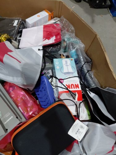 assorted MIXED item MYSTERY PALLET - VARIOUS PRODUCTS - aprox 300+ - (pallet #28) image 7