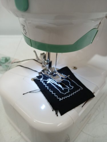 Portable Mini Sewing Machine with 12 Stitch Patterns - White/Green (Model: SM-520A) image 4