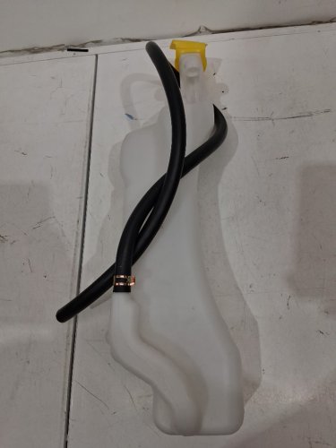 Front Engine Coolant Reservoir Recovery Tank - for chrysler town and country dodge models - white (model:et03252-c) image 4