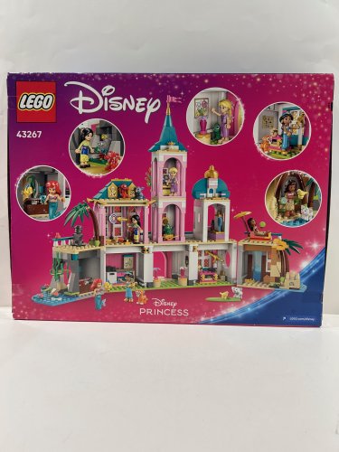 787pc Lego - Disney - princess castle and royal pets (43267) image 7