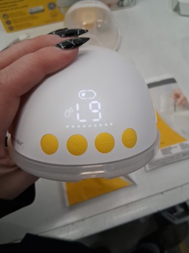 MEDELA MOTION INBRA WEARABLE BREAST PUMP - WHITE/YELLOW - (MODEL: YM-8801) image 4