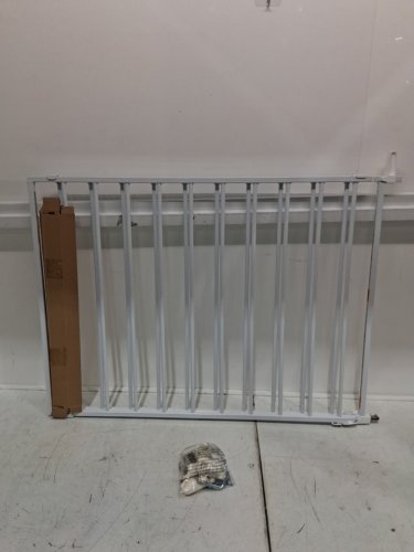SAFETY 1ST WIDE AND STURDY METAL SLIDING GATE - EXPANDS 40" to 60" x 26.5" - WHITE (MODEL: GA089CDEC1ZQ) image 3