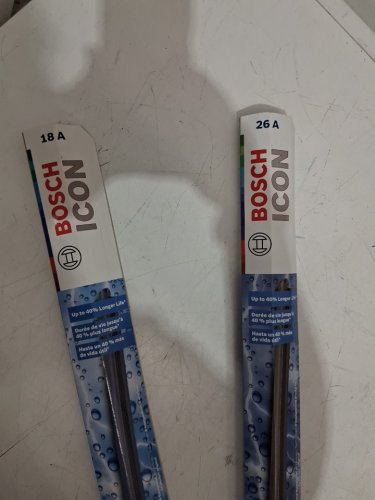 2PC BOSCH ICON Driver and Passenger Side Beam Wiper Blades - 26a and 18a - black (model: 26a18a) image 4