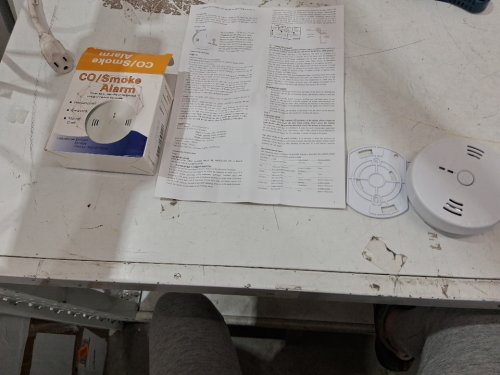 SITERWELL ELECTRONICS BATTERY POWERED COMBINITION CO/SMOKE ALARM - 4" X 4" X 1.5" - WHITE (MODEL: GS886) image 2