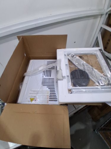GE APPLIANCES ELECTRONIC WINDOW AIR CONDITIONER - 5,000 BTU - 150SQ.FT - WHITE (MODEL: AWAS05BWFC) image 4