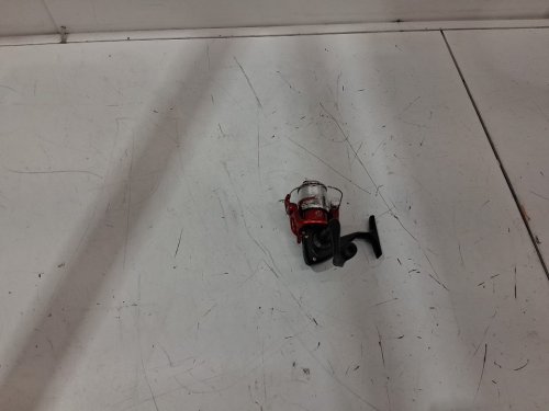 shakespeare navigator spinning reel - 5.5:1 ratio - up to 8lbs line cap - ambidextrous - red (model: nv30spr) image 2