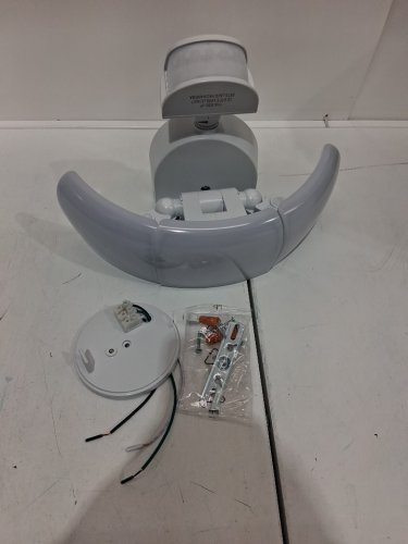 KODA MOTION-ACTIVATED LED SECURITY FLOOD LIGHT - 4800LM 5000K- WHITE (MODEL: 1938035/LM030878) image 3