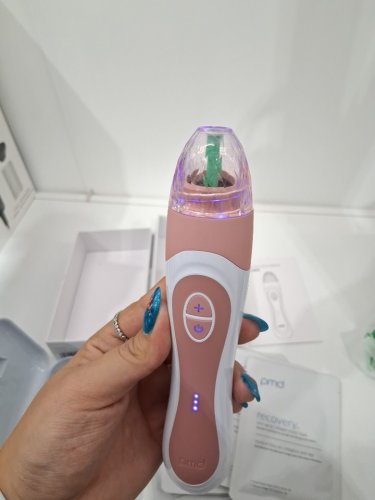 PMD Personal Microderm elite pro - clinical grade exfoliation with vacuum suction  - blush pink/white image 5