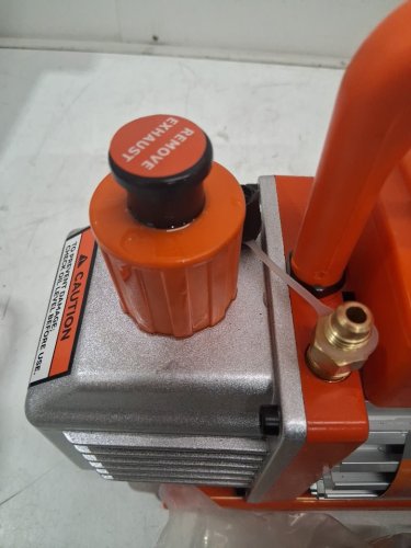 AC Single Stage Rotary Vane HVAC Air Vacuum Pump and Manifold Gauge Set with Hoses and Storage Bag - 3.5 CFM - 120V - Multicolour (Model: VP125 image 6