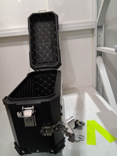 Acouto Lockable Aluminum Motorcycle Side Saddlebag Box, Water-Resistant Hard Luggage Case with Handle, Reflective Decals, Helmet Storage -28L -black (model: Acoutowhoyi8t4k7) image 3