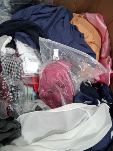 assorted MIXED Clothes MYSTERY PALLET - VARIOUS clothes and sizes - aprox 300+ image 5