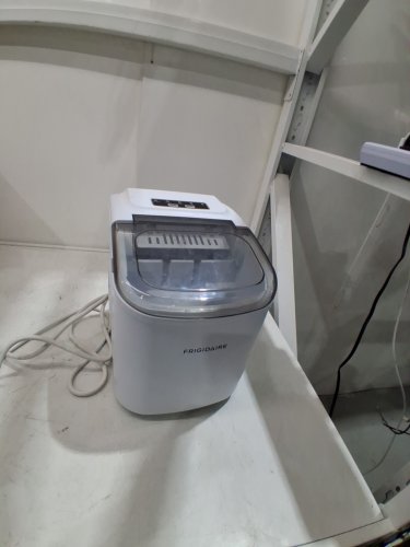 FRIGIDAIRE COMPACT ELECTRIC ICE MAKER - MAKES 26LBS OF ICE/DAY - WHITE (MODEL: EFIC160-WHITE) image 3